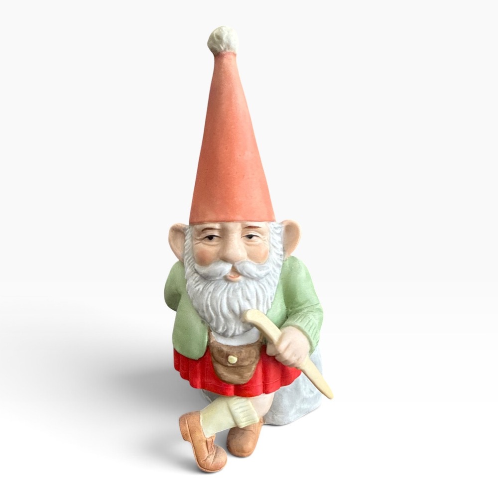 Royal Cornwall Gnomes of the World Scottish Figurine Unieboek Korea Vintage